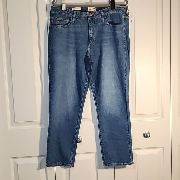 Universal Thread Jeans Nwt Universal Thread Medium Wash Jeans High